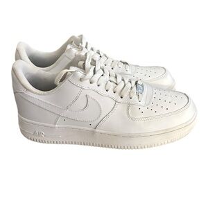 Nike Air Force 1's '07 Triple White Shoes Sz 10.5 Women/Sz 9 Men #315122-111